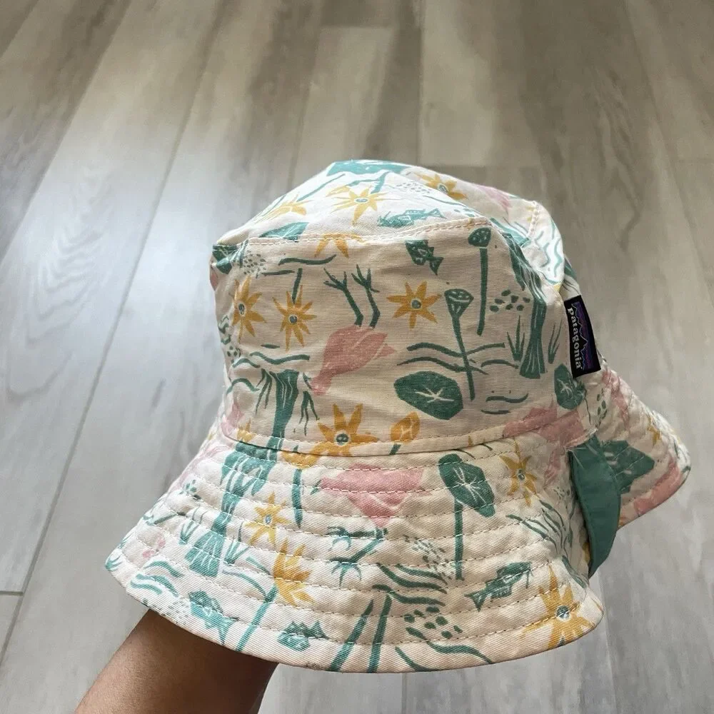 Patagonia Bucket Hat sun strap baby Pastel (size 3-6 months) outdoor vacation